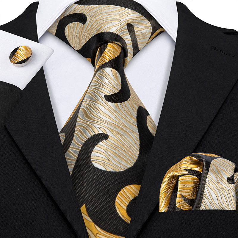 Gold Paisley Men Silk Necktie Fashion