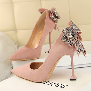 Elegant Crystal Pointed Toe Wedding Shoe