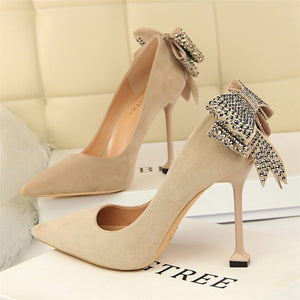 Elegant Crystal Pointed Toe Wedding Shoe